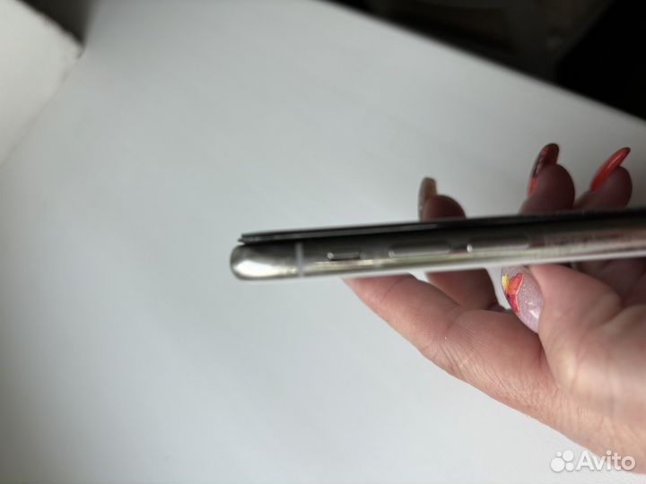 iPhone X, 64 ГБ