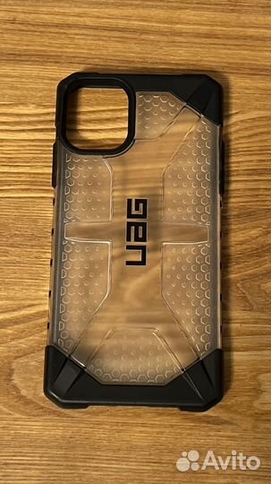 Чехол на iPhone 11 UAG plasma