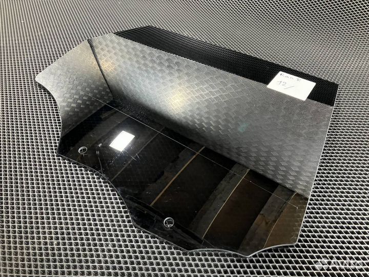 Стекло двери задней правой Land Rover 2