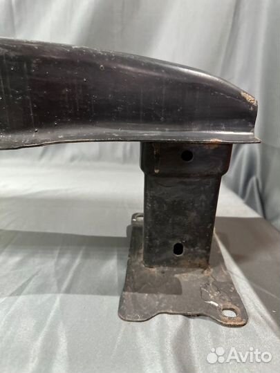 Усилитель бампера задний Volkswagen Jetta 6 2020