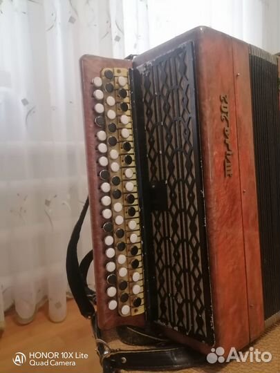 Продаётся Баян