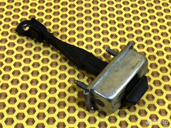 Ограничитель двери задний левый Ford Focus MK3