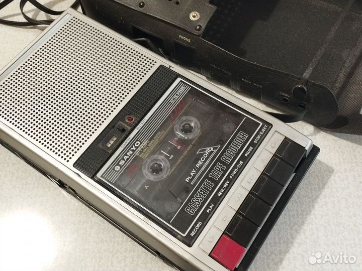 Магнитофон Sanyo Slim 112