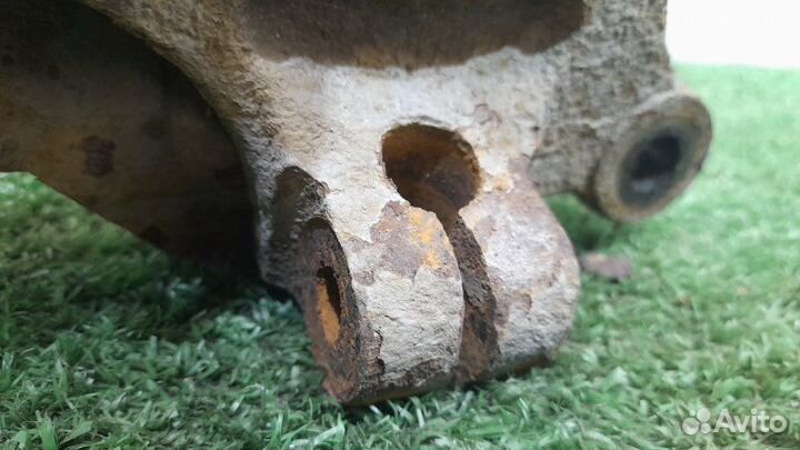 Кулак поворотный передний левый Chevrolet Lacetti