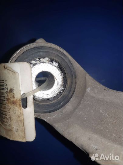 Кулак задний левый Honda Civic 4D