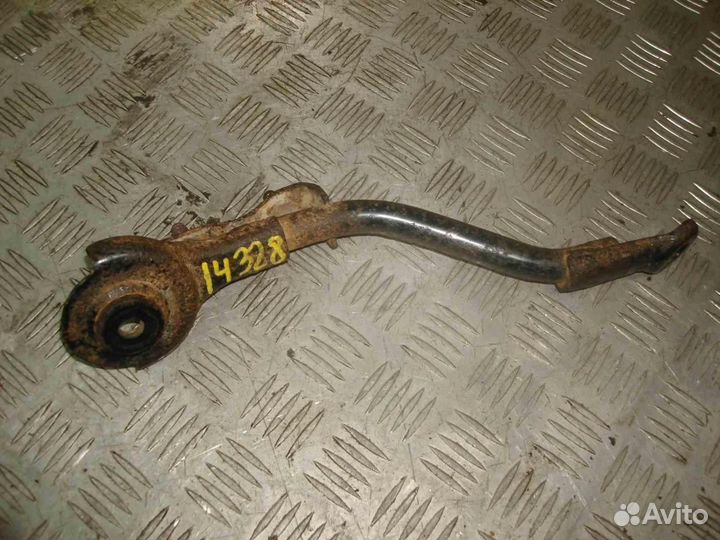 Крепление Nissan Elgrand E51 2002-2010