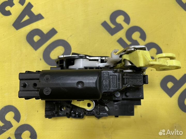 Замок задний левый Renault Duster