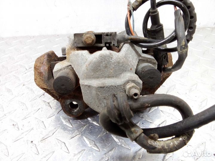 Суппорт задний правый Mercedes GL W164