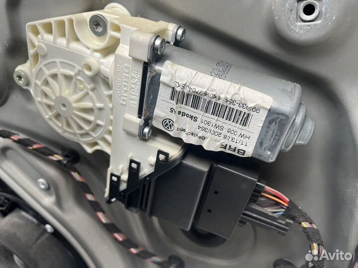 Стеклоподъемник Skoda octavia A5 задний передний