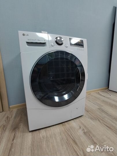 Стиральная машина LG FH2A8HDM2N на 7 кг с сушкой