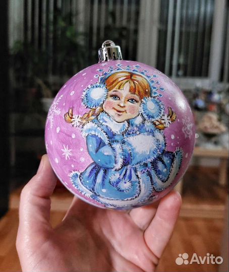 Елочный шар с ручной росписью
