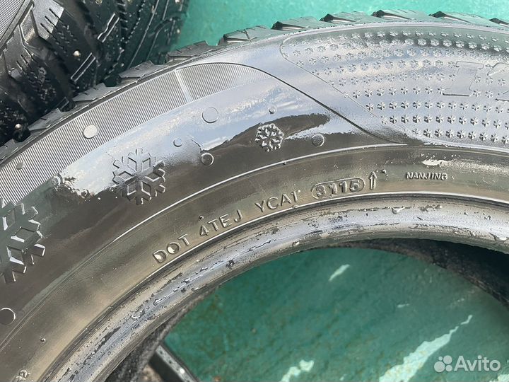 Kumho I'Zen RV Stud KC16 2.25/65 R17