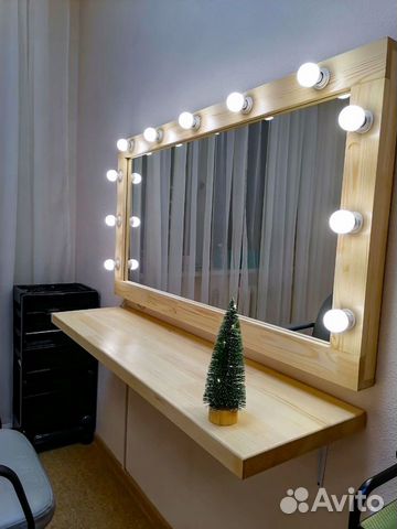 Гримерное зеркало для визажиста