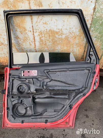 Дверь задняя правая Vw Passat B4 седан