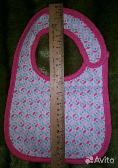 Комплект новых нагрудников Carter's