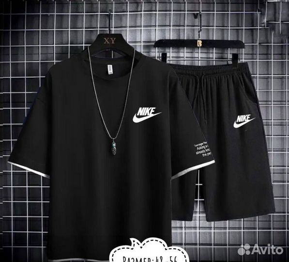 Спортивный костюм мужской с шортами Nike