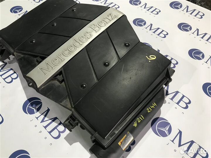 Корпус воздушного фильтра Mercedes-Benz E-Class