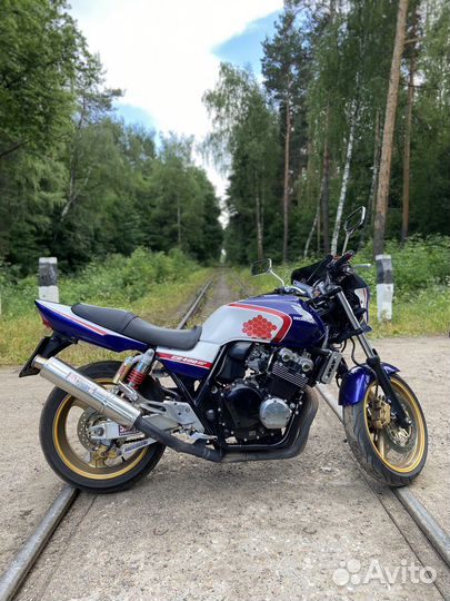 Honda CB400SF vtec-2