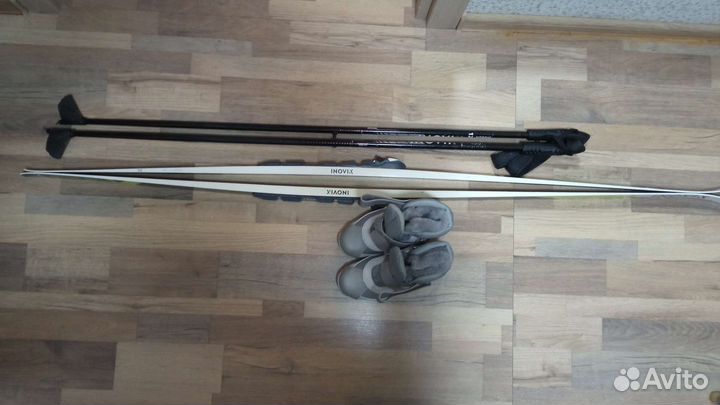 Лыжи беговые с ботинками размер 35-37