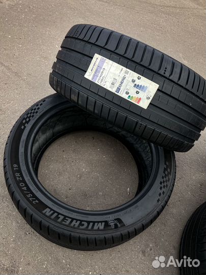 Michelin Pilot Sport 5 245/45 R19 и 275/40 R19 105Y