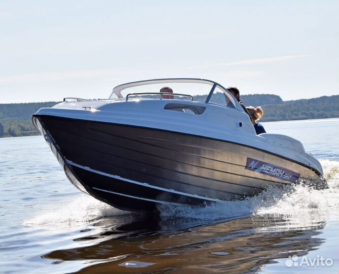Новый катер с каютой Неман 550 комбинированный