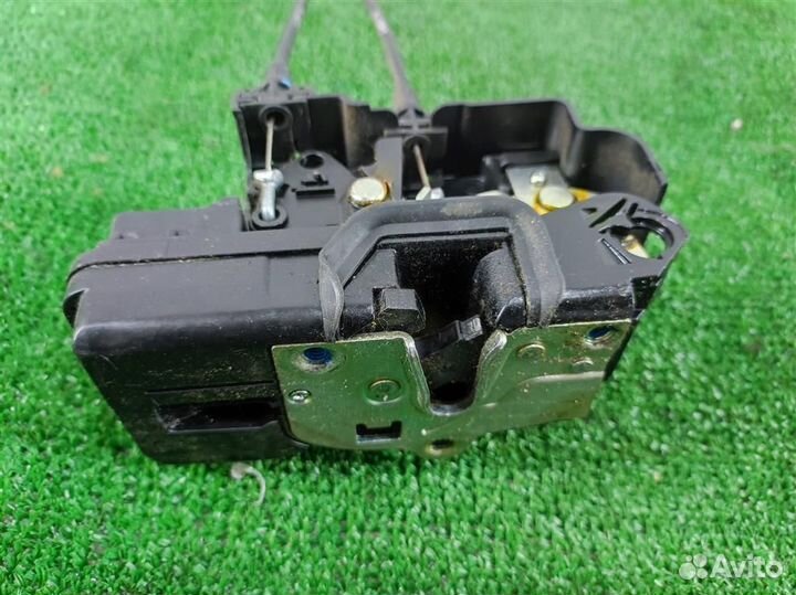 Замок двери передней левой Chevrolet Captiva 2008