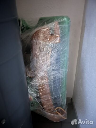 Детская горка с качелями