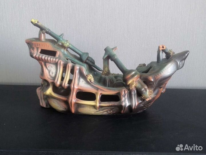 Грот корабль в аквариум