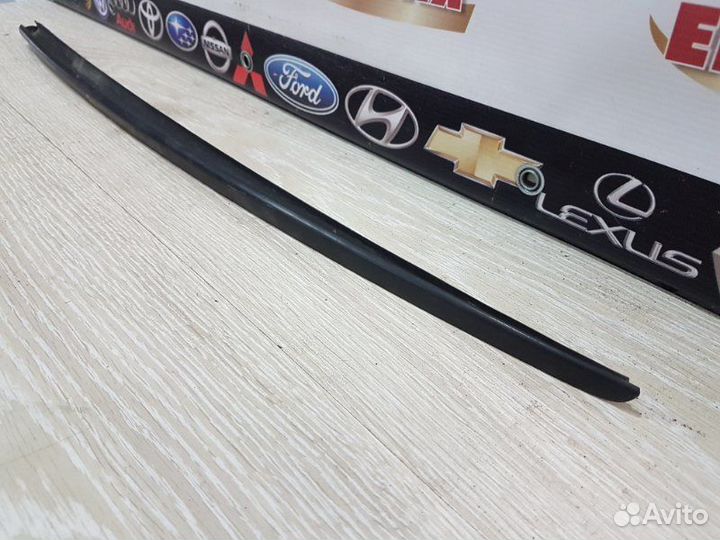 Молдинг лобового стекла передний левый Audi A6 C7