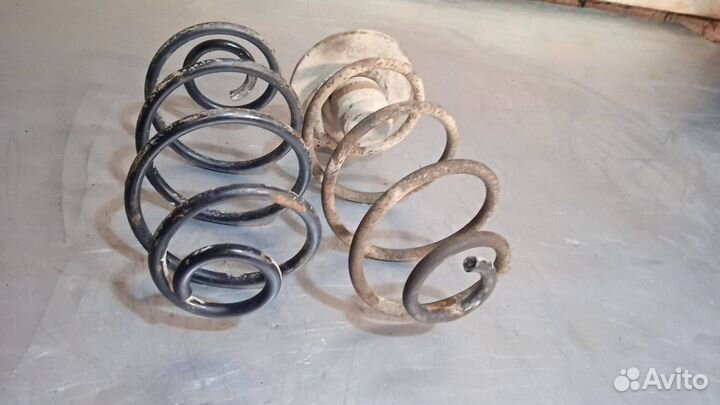 Пружина задняя Opel Astra G 2001