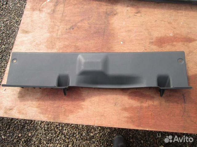 Накладка замка багажника Toyota Corolla NZE121