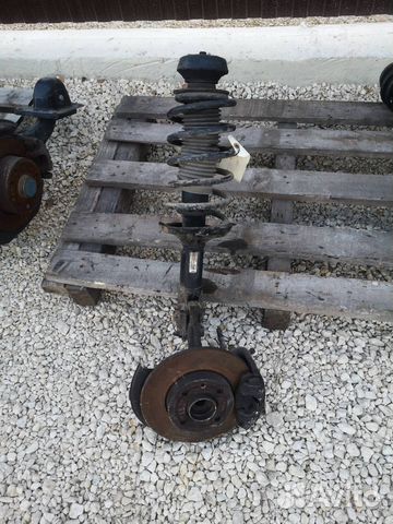 Амортизатор передний правый Volkswagen Golf 3