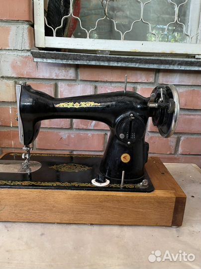 Швейная машинка Зингер ручная б/у