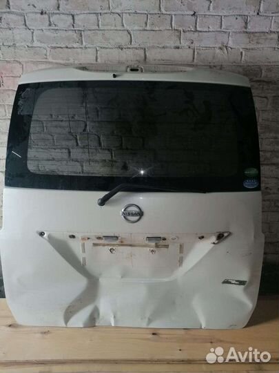 Крышка багажника nissan Serena c 26