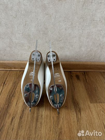 Финурные коньки edea overture