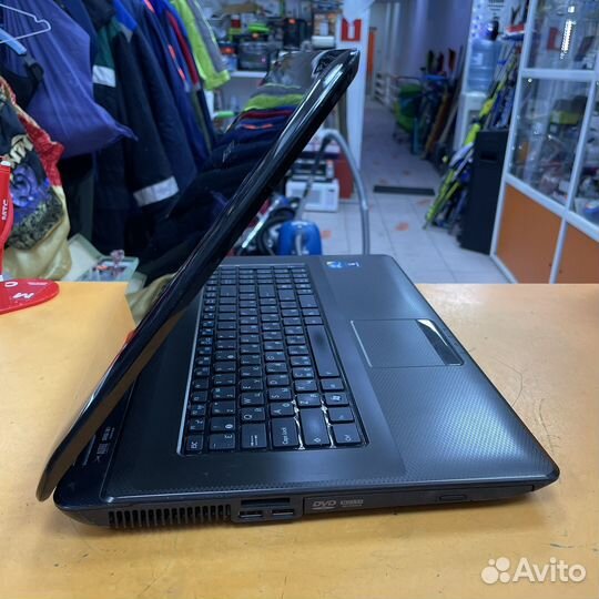 Ноутбук Asus intel i3/8озу/250HDD