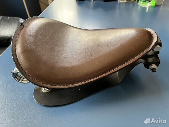 Сидение на мотоцикл