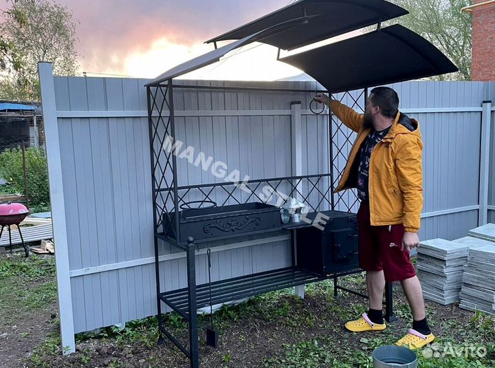Мангал с крышей