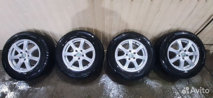 Bridgestone Blizzak Ice 215/65 R16 98