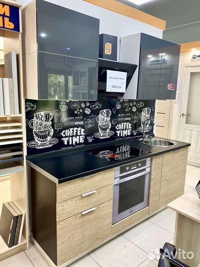Кухня выставочный образец распродажа 2м