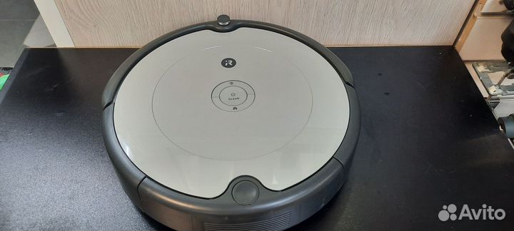 Робот-пылесос iRobot Roomba 698