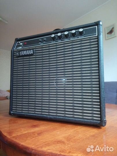 Гитарный комбоусилитель