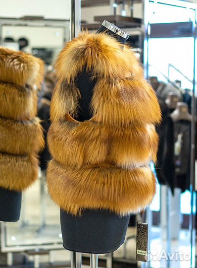 Безрукавка из лисы 44