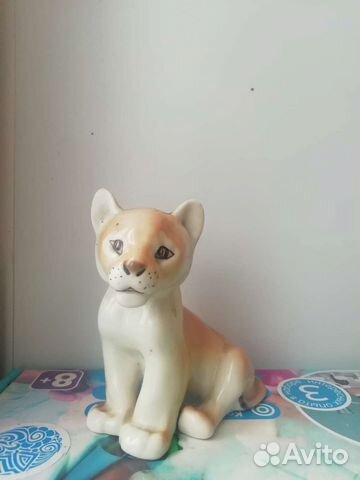 Фарфоровая статуэтка 