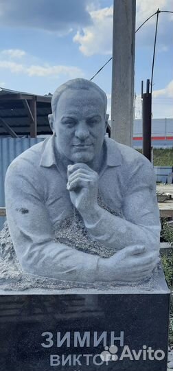 Эксклюзивные памятники на кладбище в Москве