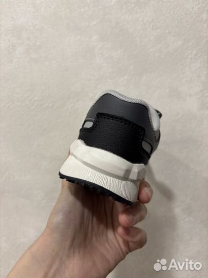 Кроссовки для мальчика 29 размер новые