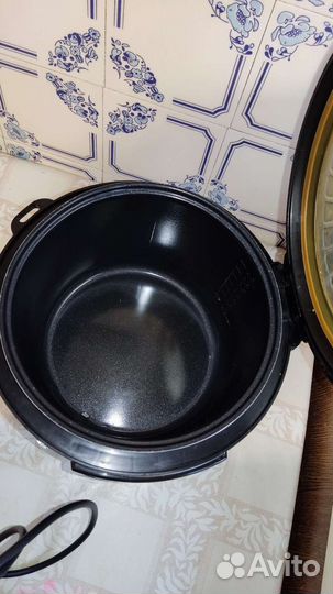 Мультиварка Redmond RMC-M22