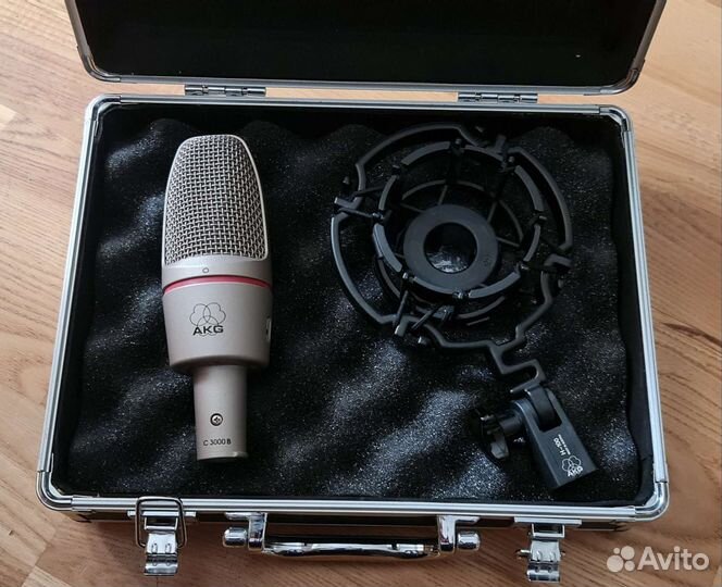 Студийный конденсаторный микрофон AKG C3000B