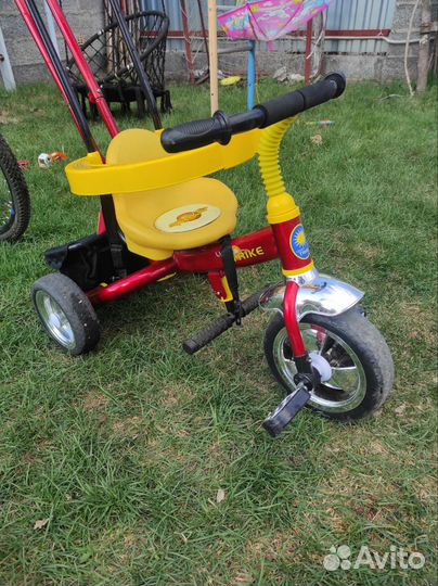 Детский трёхколёсный велосипед с ручкой