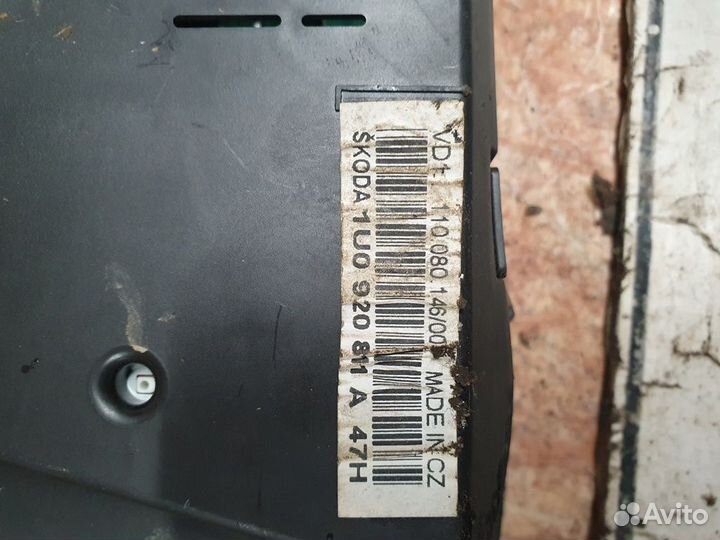 Панель приборов 1,4 МКПП Skoda Octavia (A4 1U) 200